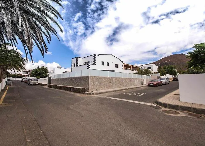 Villa Palacios Herrero *